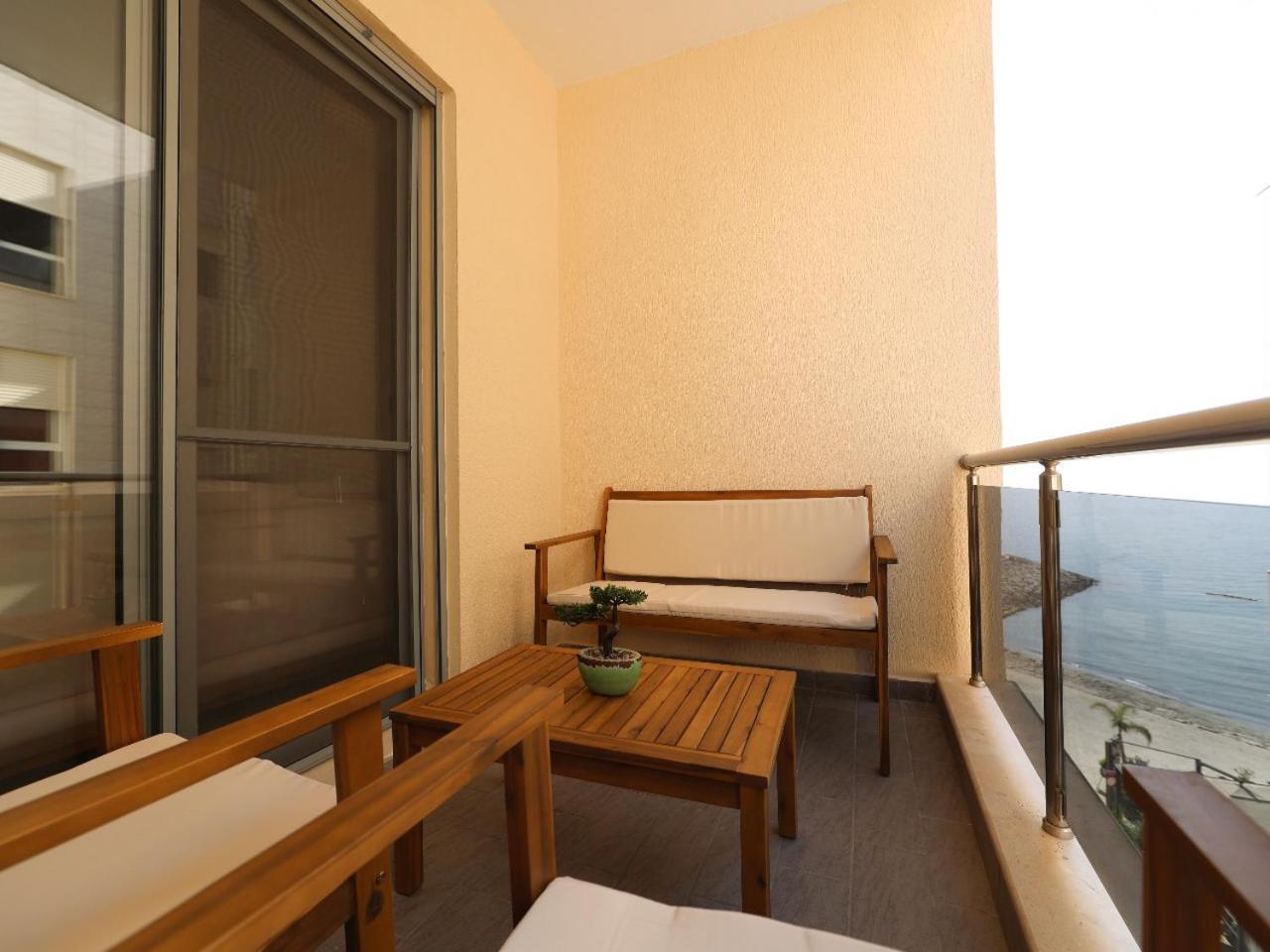 Sea View Apartments Durres Bagian luar foto