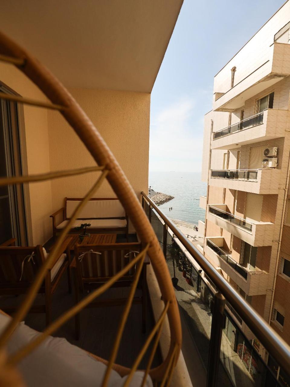 Sea View Apartments Durres Bagian luar foto