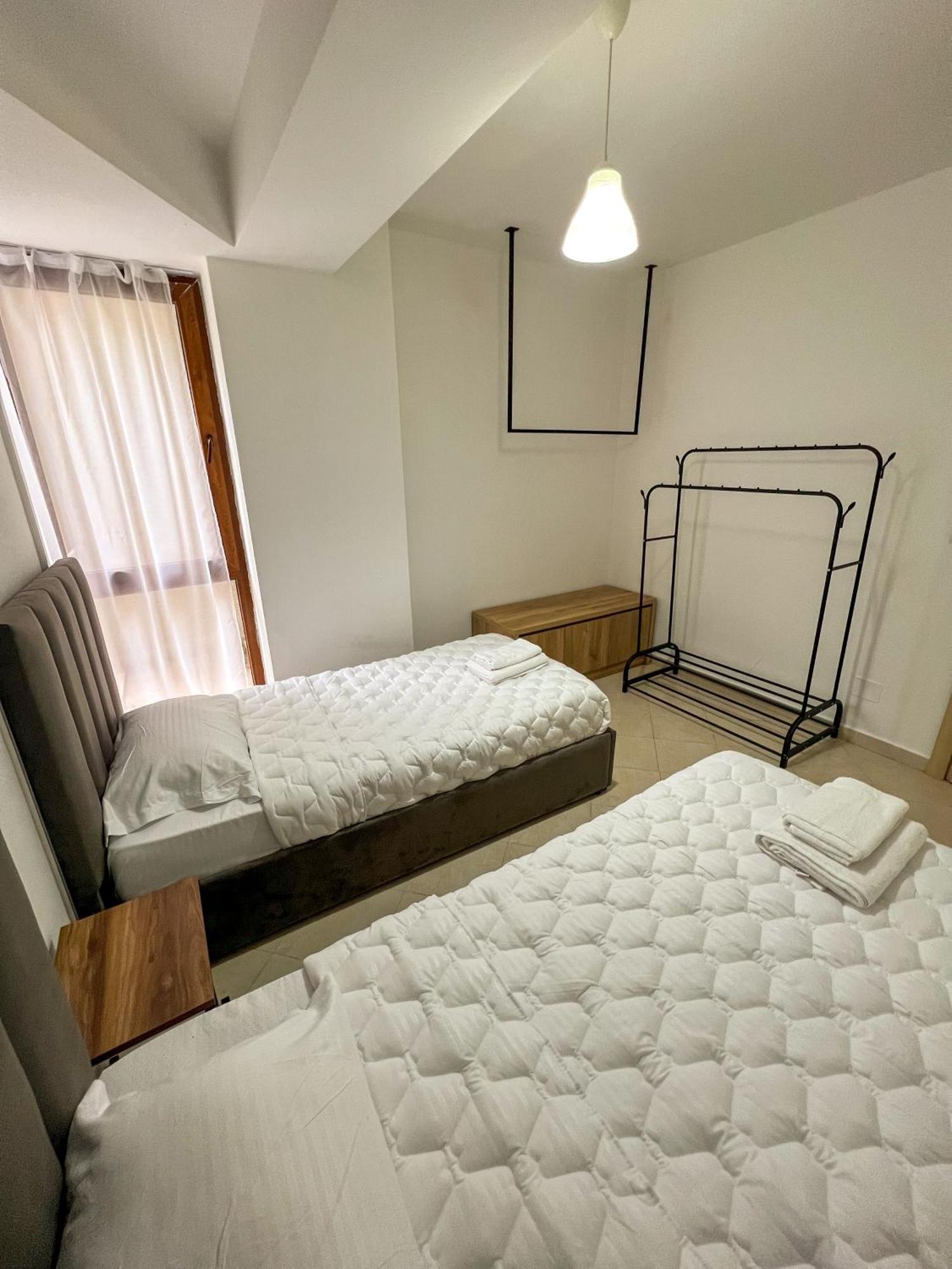 Sea View Apartments Durres Bagian luar foto