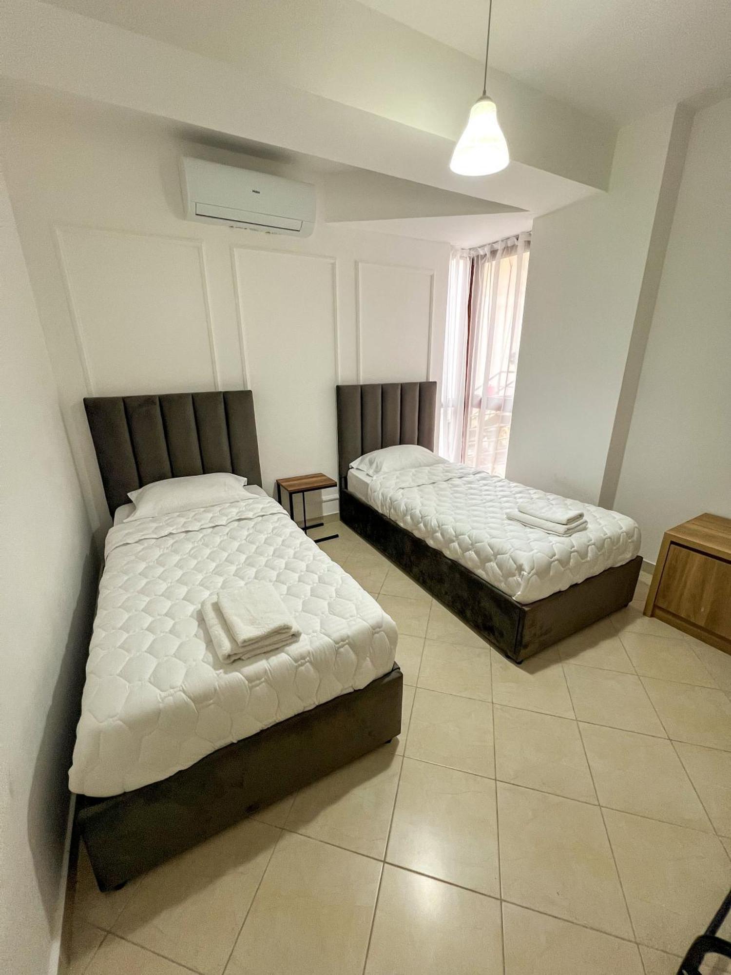 Sea View Apartments Durres Bagian luar foto